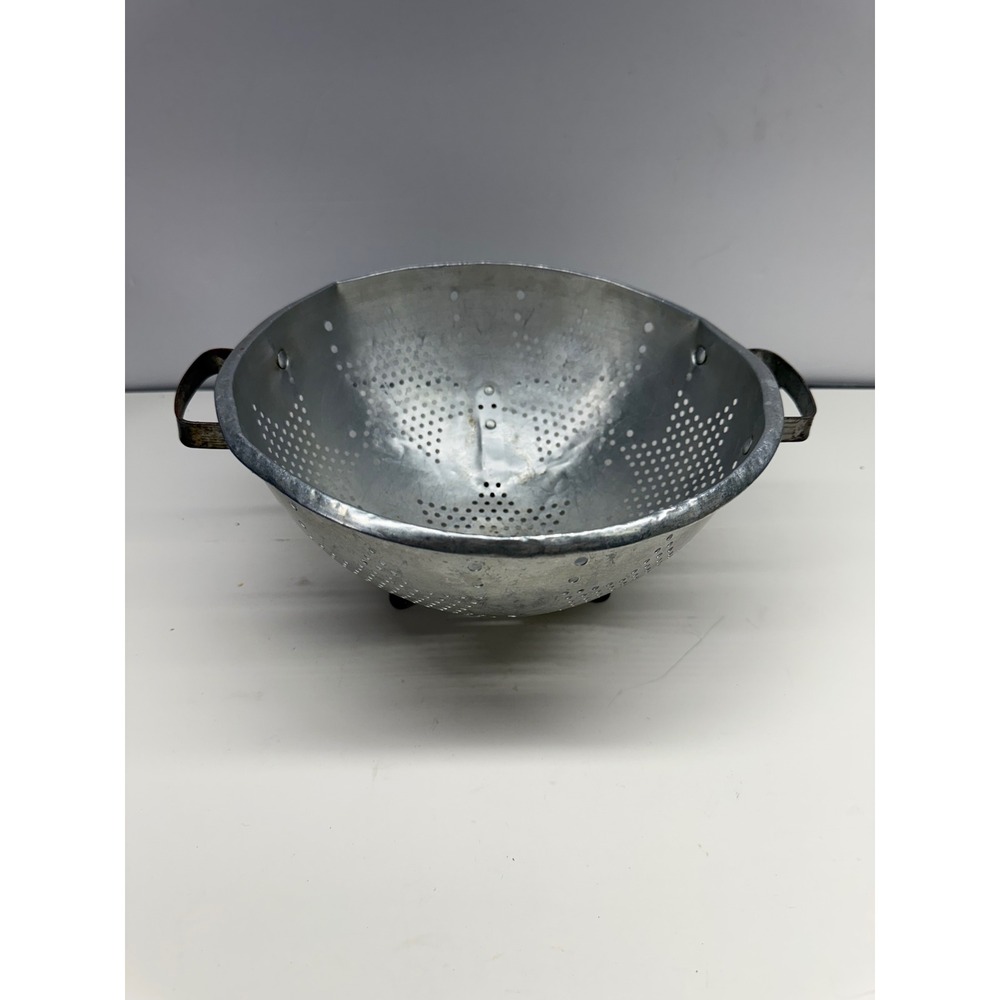 Vintage Aluminum Star Pattern Colander Stainer with Handles and Feet Rustic
